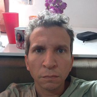 Daniel R., 44 años – Medellín
